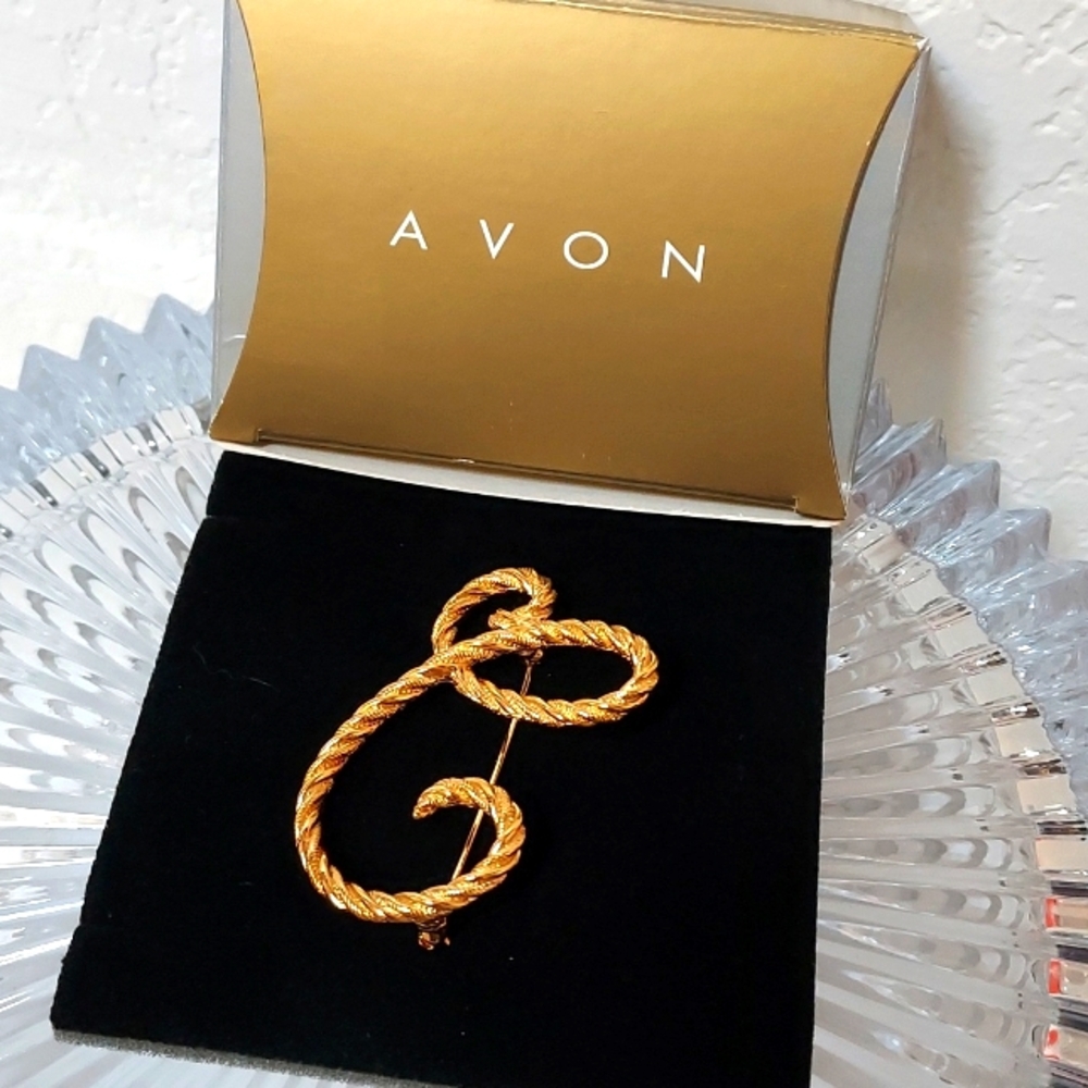 Avon Goldtone Initial C Rope Design Pin Brooch